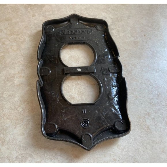 Vintage Brass Amerock Carriage House Outlet Plate Cover - Picture 3 of 4